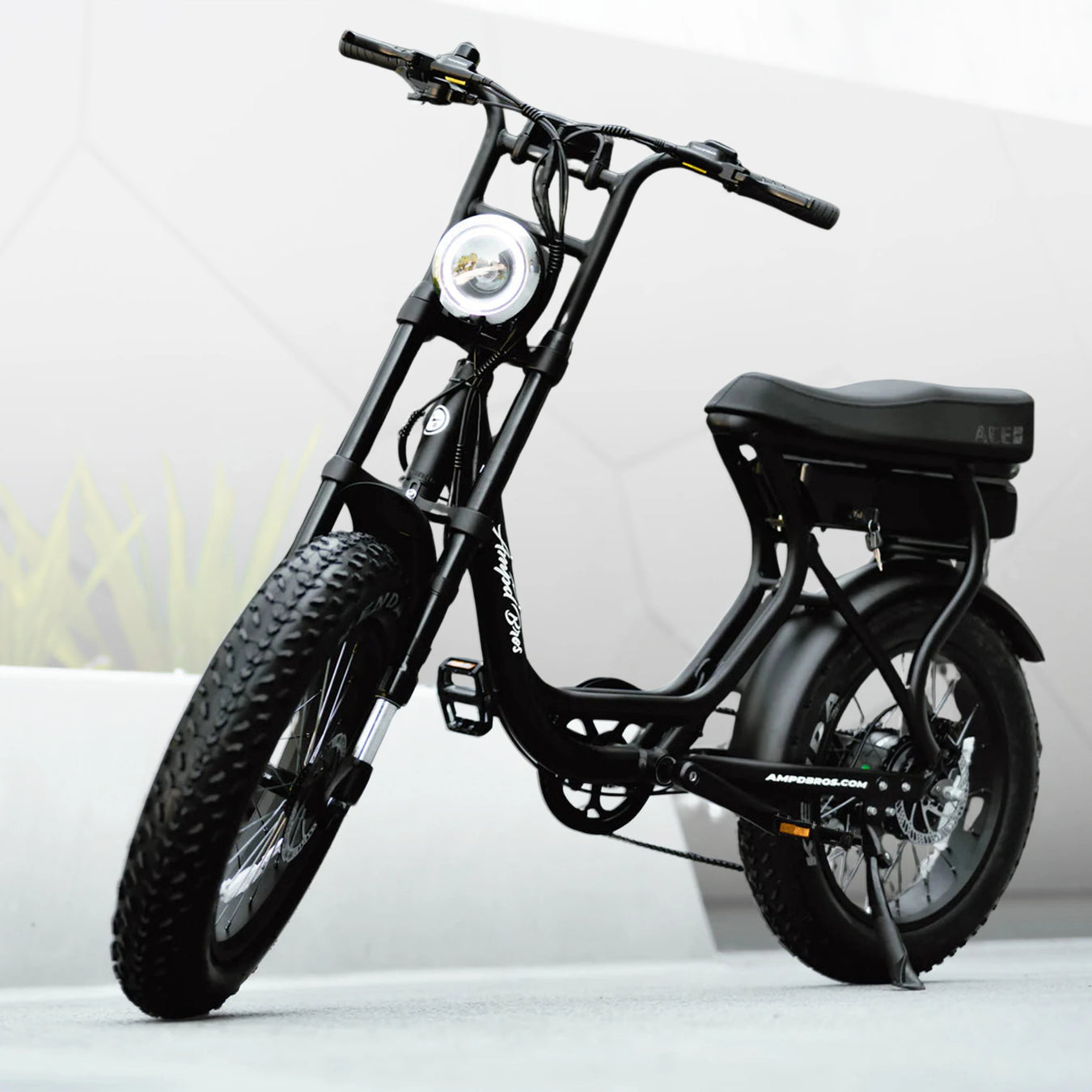 Cruiser E-Bikes